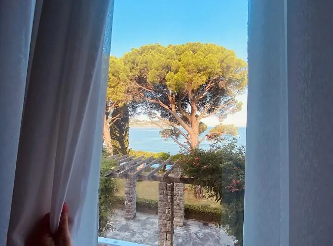 Tartini 4* סטרוניאן